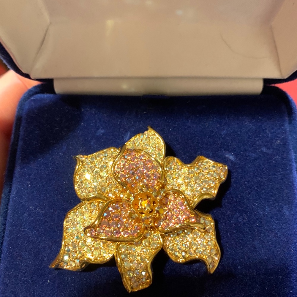 Camrose and Kross Jackie Kennedy Collection Brooch